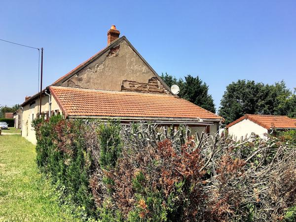 Varennes-sur-Allier (03150) FERMETTE 86 M2 SUR 3000 M2 DE TERRAIN A VARRENNES-SUR-ALLIER