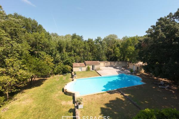 Appartement dans un château du XIIe siècle avec piscine