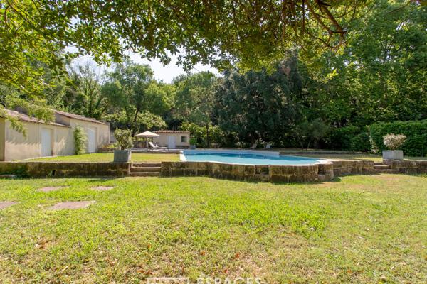 Appartement dans un château du XIIe siècle avec piscine