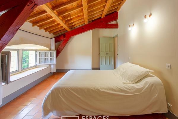 Appartement dans un château du XIIe siècle avec piscine