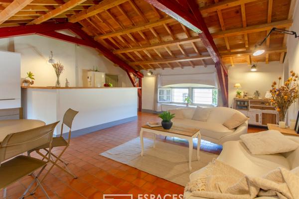 Appartement dans un château du XIIe siècle avec piscine