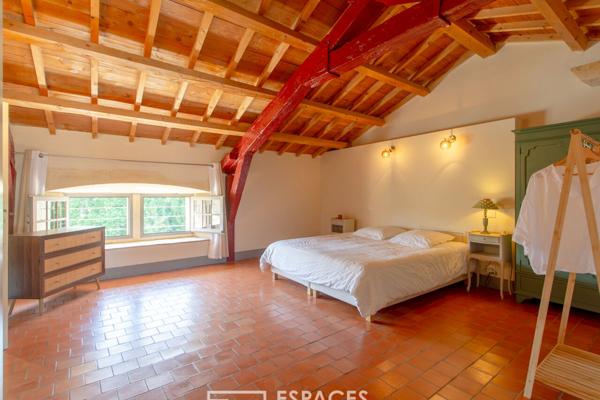 Appartement dans un château du XIIe siècle avec piscine