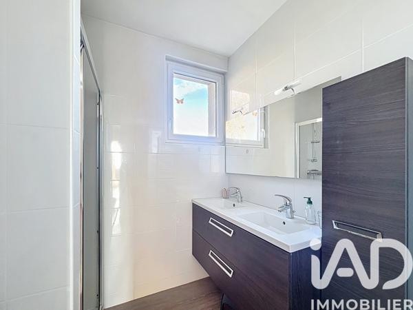 Maison à vendre 5 pièces 123 m² Saint-Germain-Laprade