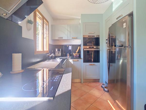 Charmante maison de plain pied à vendre Monteux 4 pièces avec piscine