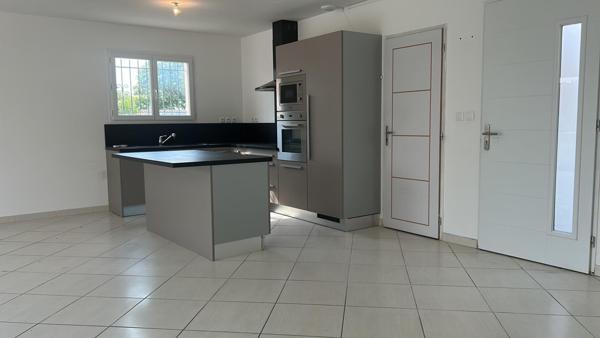 Maison à VAUVERT, 30600 - 4 pièces 90m²