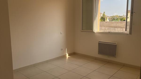 Maison à VAUVERT, 30600 - 4 pièces 90m²