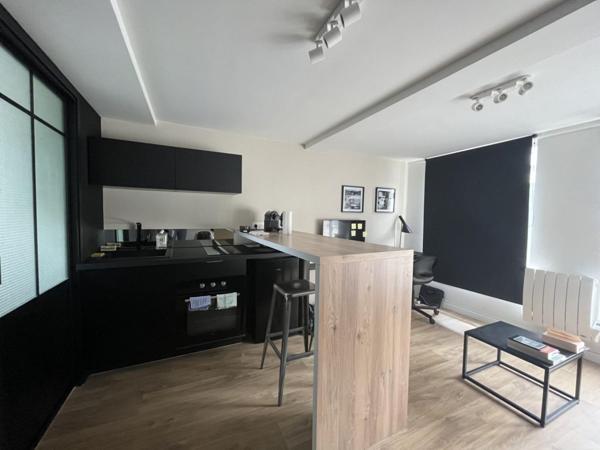 A LOUER : T1 à LILLE • Rue des Bouchers - Vieux Lille • 600 € CC • Réf. G434-3