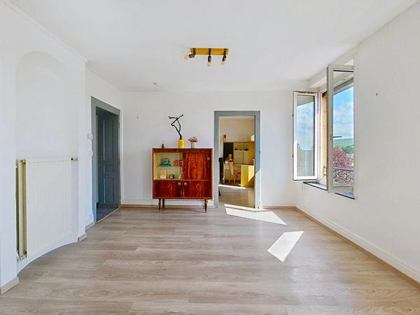 MAXEVILLE Appartement duplex - 2 ou 3 chambres - Vue sur le canal - AVOIR SANS TARDER