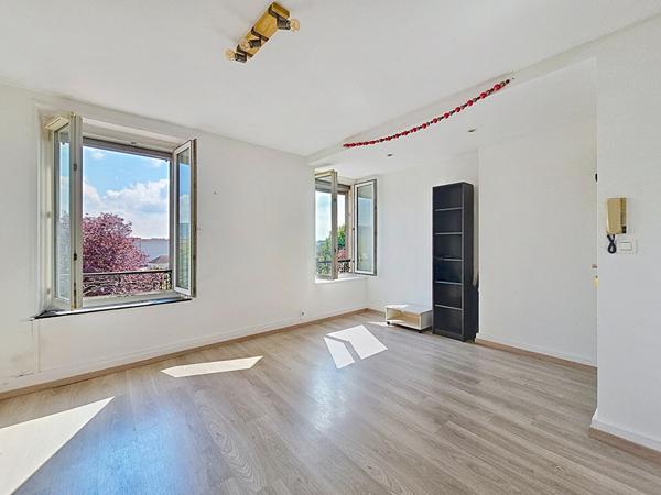 MAXEVILLE Appartement duplex - 2 ou 3 chambres - Vue sur le canal - AVOIR SANS TARDER