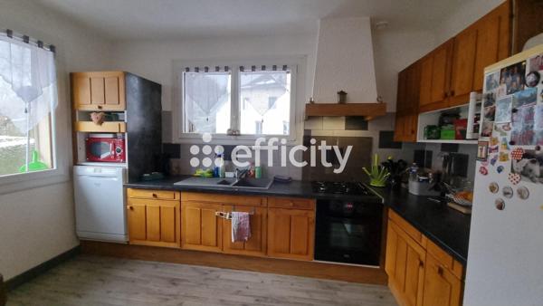 Maison
         7 pièces
        - 113 m² Exclusivité 210 000 € *