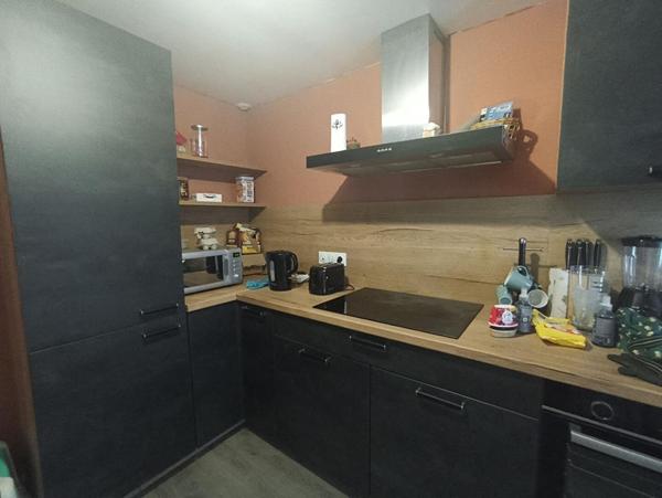 Maison vie de plain pied, 4 chambres, garage, grange et jardin à SAINT GENOU