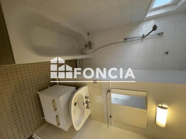 Location Appartement 2 pièces 44.7 m² - 36 RUE VICTOR HUGO Carrieres Sur Seine 78420