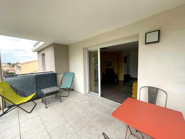 AVIGNON - BEL EMPLACEMENT APPARTEMENT DE TYPE 3 - TERRASSE DE 12 M² ET PARKING PRIVE