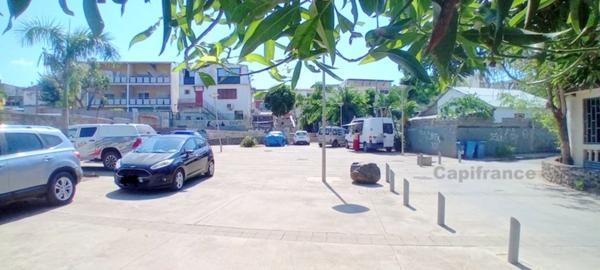 Terrain avec une maison type SIM à vendre en centre-ville de MAMOUDZOU (976)