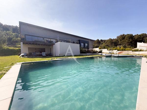 Maison Istres 6 pièce(s) 277 m2