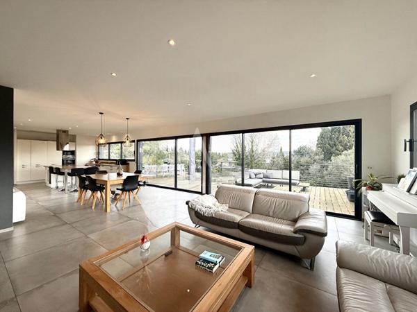 Maison Istres 6 pièce(s) 277 m2