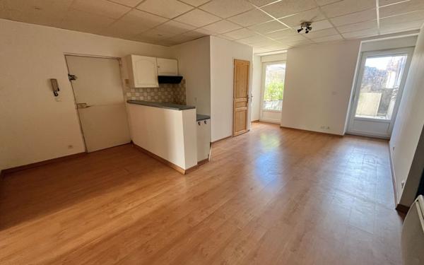 Appartement à vendre    3 pièces • 48,09 m2 Aubenas