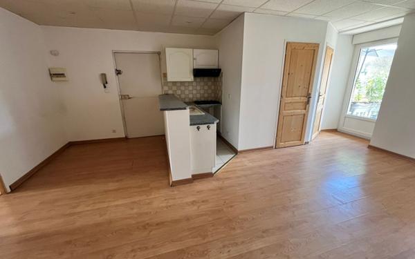 Appartement à vendre    3 pièces • 48,09 m2 Aubenas