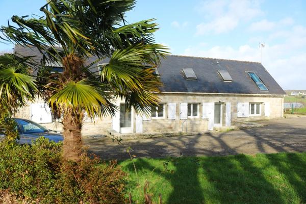 EXCLUSIVITE Longère de 177 m2 en pierres à vendre, 7 pièces GUENGAT (29) terrain de 1359 m2, rénovée