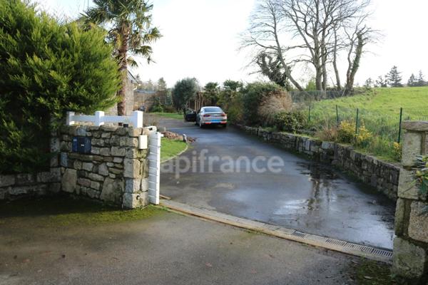 EXCLUSIVITE Longère de 177 m2 en pierres à vendre, 7 pièces GUENGAT (29) terrain de 1359 m2, rénovée