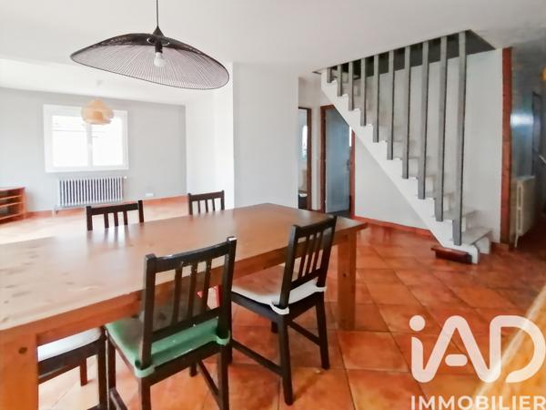Maison à vendre 6 pièces 130 m² Saint-Pierre-lès-Nemours