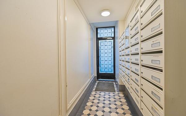 Appartement à vendre    2 pièces • 30,14 m2 Paris 20