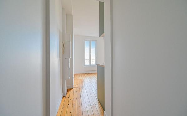 Appartement à vendre    2 pièces • 30,14 m2 Paris 20