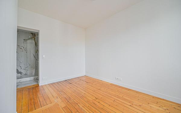 Appartement à vendre    2 pièces • 30,14 m2 Paris 20