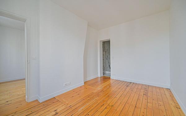 Appartement à vendre    2 pièces • 30,14 m2 Paris 20