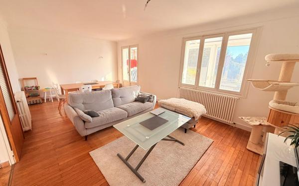 Maison à vendre    5 pièces •  Surgères