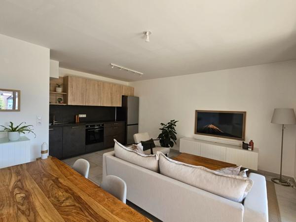 Exclusivité Bonneville – Élégant appartement T3 de 60 m² avec terrasse, garage et superbe vue sur les montagnes (74)