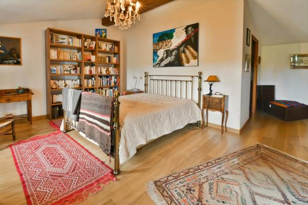 Maison à vendre 5 pièces proche de SURGERES (17) dépendances et terrain 6 800 m².