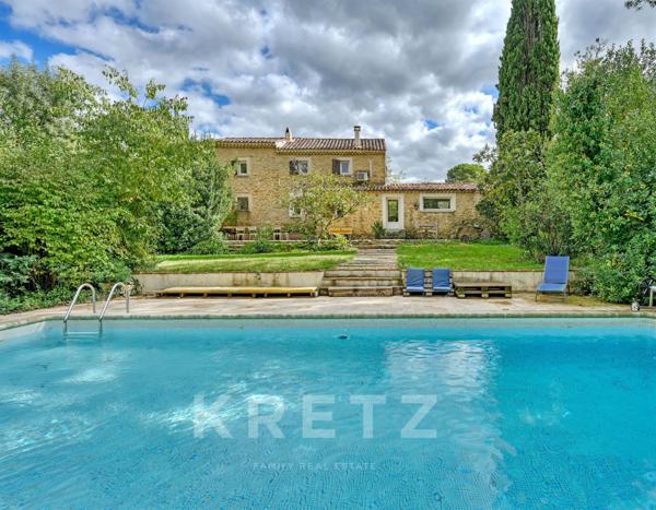 Mazet en pierre rénové, 170 m², piscine et grand terrain près d’Uzès
