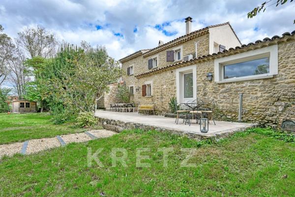 Mazet en pierre rénové, 170 m², piscine et grand terrain près d’Uzès