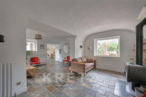 Mazet en pierre rénové, 170 m², piscine et grand terrain près d’Uzès