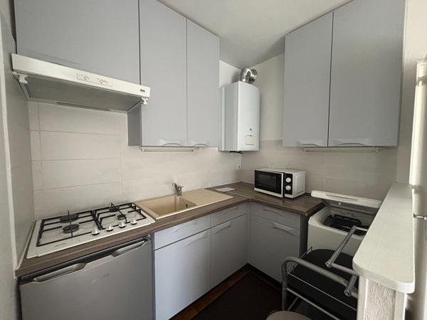 17200 ROYAN ROYAN