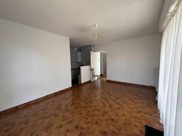 17200 ROYAN ROYAN