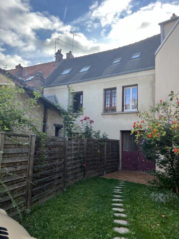 Cergy (95000) RARE - INVESTISSEMENT CLE EN MAIN - RENDEMENT 8% - MAISON CERGY VILLAGE