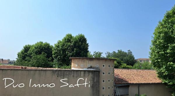 Appartement traversant, avec toit terrasse à ciel ouvert