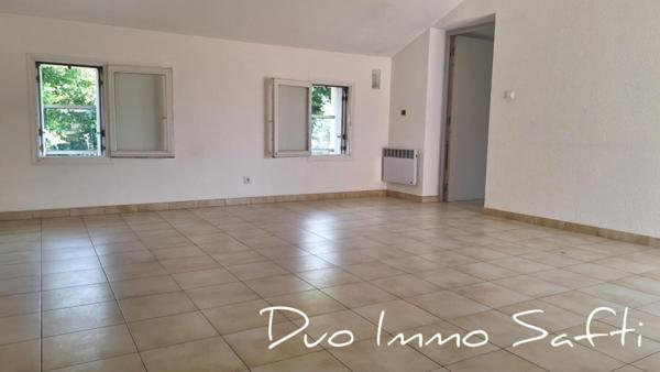 Appartement traversant, avec toit terrasse à ciel ouvert