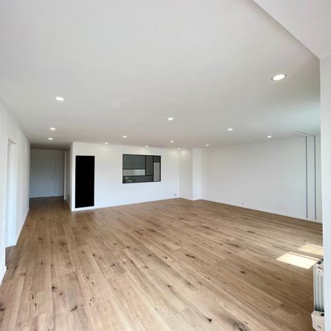 Appartement
                                                                                                                                                                                                                                                                                                                        5 pièce(s)                                                                                                                                                                                                          3 chambre(s)                                                                                                                                                                                                          97  m²
