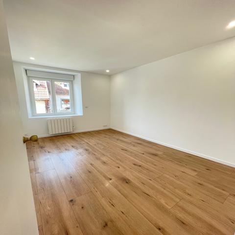 Appartement
                                                                                                                                                                                                                                                                                                                        5 pièce(s)                                                                                                                                                                                                          3 chambre(s)                                                                                                                                                                                                          97  m²