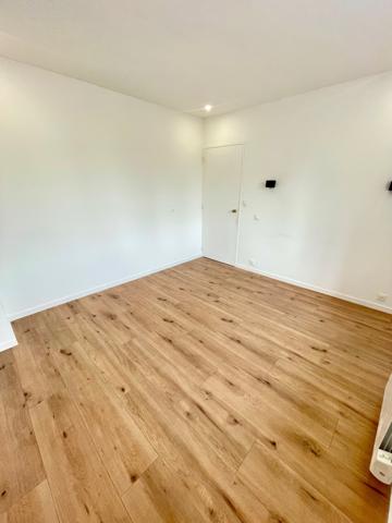 Appartement
                                                                                                                                                                                                                                                                                                                        5 pièce(s)                                                                                                                                                                                                          3 chambre(s)                                                                                                                                                                                                          97  m²