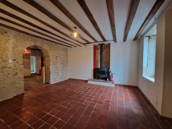 a finir de renover, avec terrain et garage