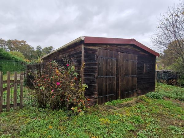 a finir de renover, avec terrain et garage