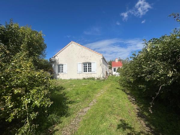 A Vendre à COEX, maison familiale avec potentiel Toutes les caractéristiques
