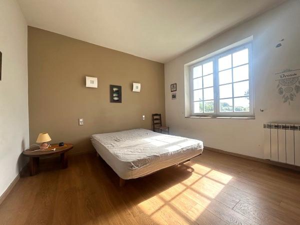 A Vendre à COEX, maison familiale avec potentiel Toutes les caractéristiques