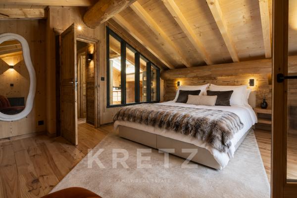 À Font-Romeu, dans un écrin naturel baigné de lumière, ce chalet aux prestations soignées incarne un