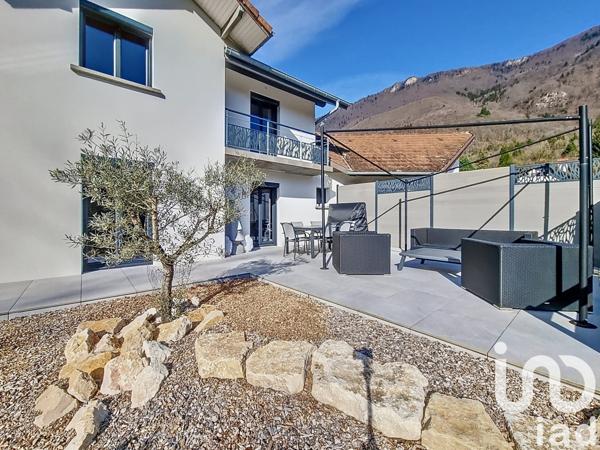 Maison à vendre 9 pièces 198 m² Doussard