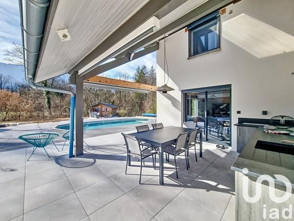 Maison à vendre 9 pièces 198 m² Doussard